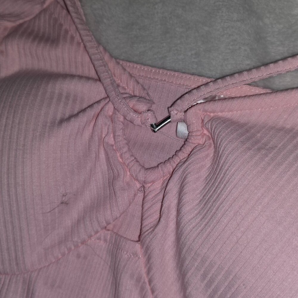 No Boundaries Juniors' Ribbed Heart Ring Cut Out Top Pink New with Tag - Picture 2 of 7